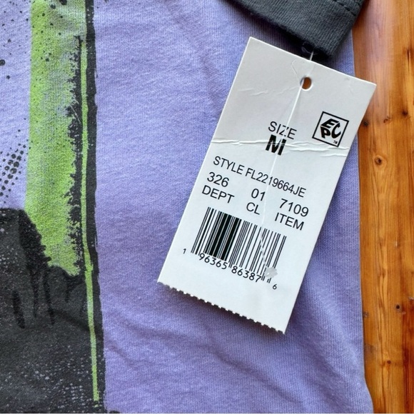 Beetlejuice “It’s Showtime” Graphic Raglan Baseball Tee - Juniors Size M - NWT - Picture 4 of 10